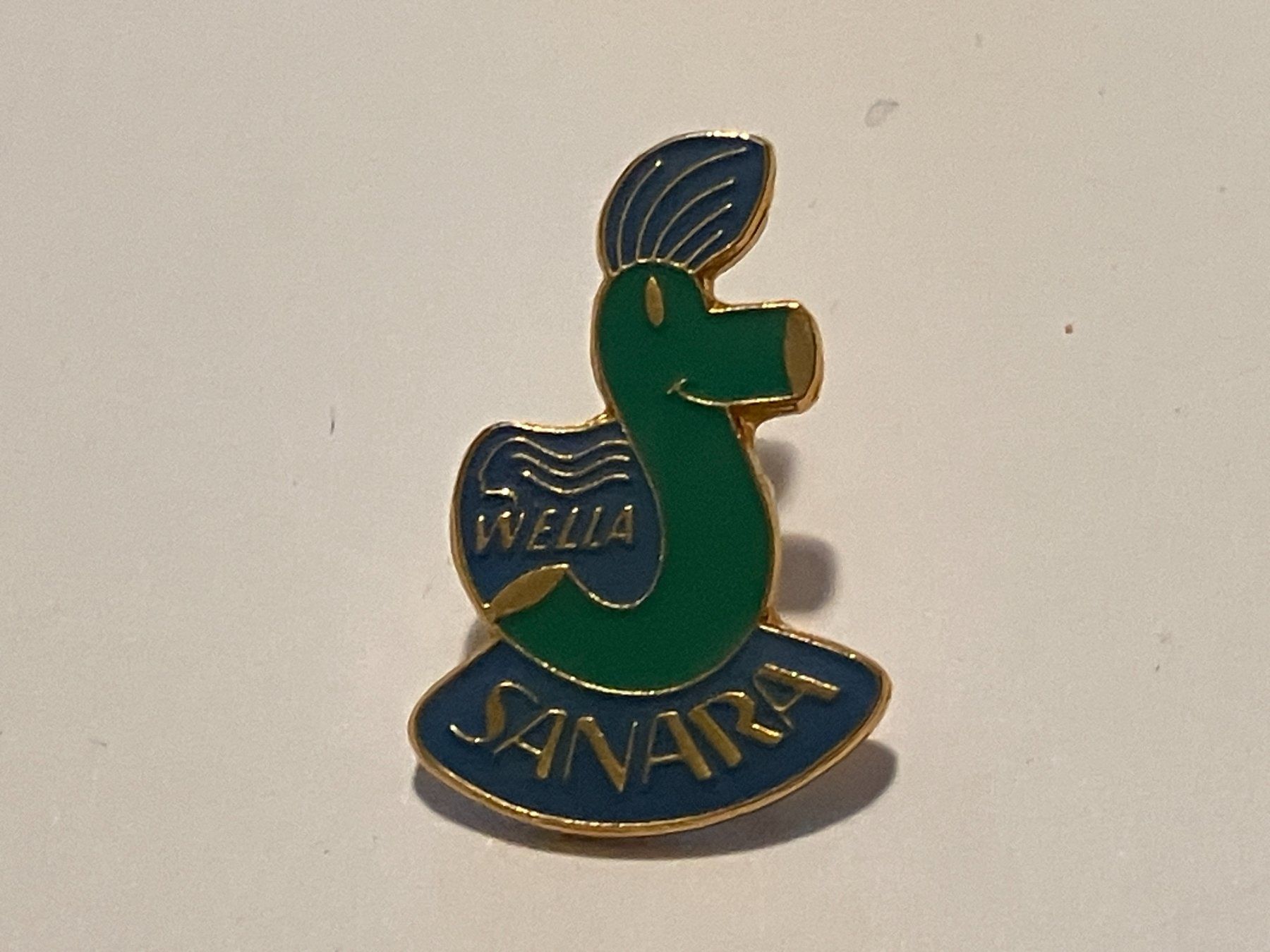 Placchette & Badge: 1 Pin Wella Sanara – Usato da Basel venduto da djwwpp