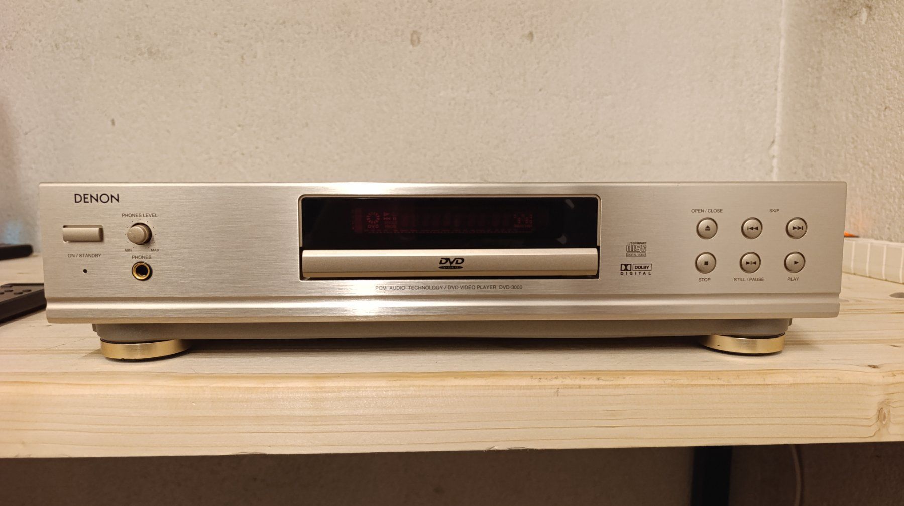Denon Sistemi audio & multimediali: Denon DVD-3000 CD-/DVD-Player mit Fernbedienung – Usato da Basel venduto da He-lenka