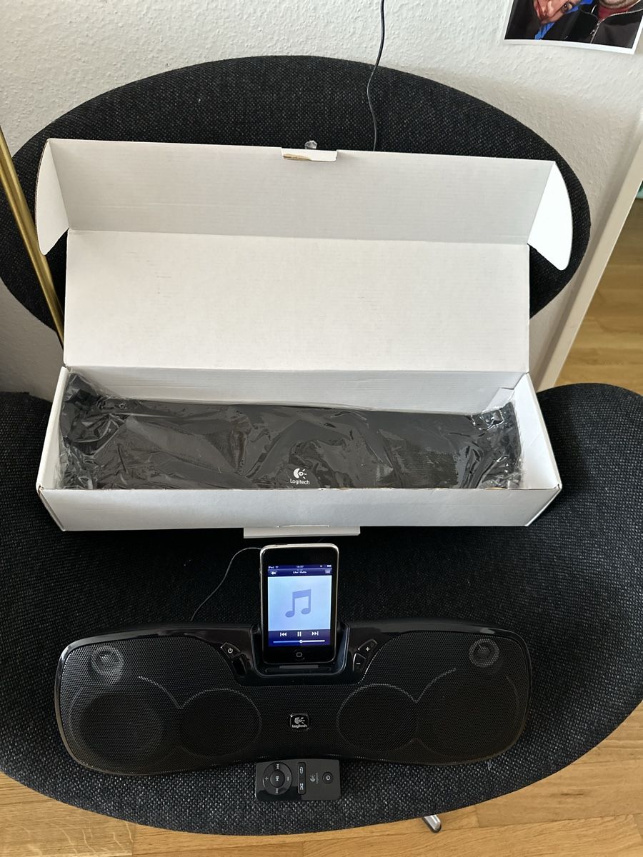 Docking station: Logitech S315i Portable Speaker Dock for iPod/iPhone – Usato da Pratteln venduto da Besliu.Claudiu 1