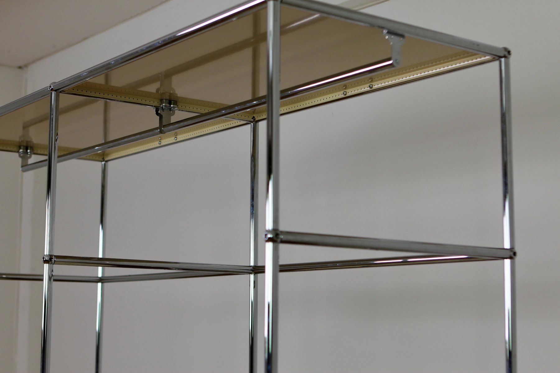 USM Scaffali: USM Haller Regal // UPCYCLED // NEUE FARBEN – Nuovo (secondo la descrizione) da Affoltern am Albis venduto da StudioStandard 8