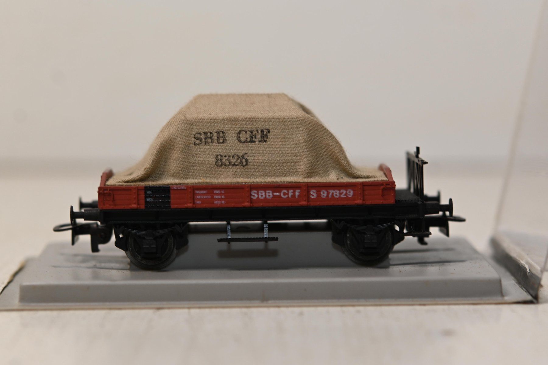 Modellini di ferrovie: SBB CFF Güterwagen S 97829 mit Plane Ruco HO/AC – Usato da Laupen ZH venduto da Zmoewe