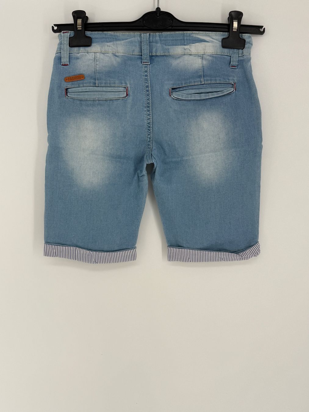 Pantaloni: Dünne Jeans Shorts Gr. 140 – Usato da Auenstein venduto da moin. 1