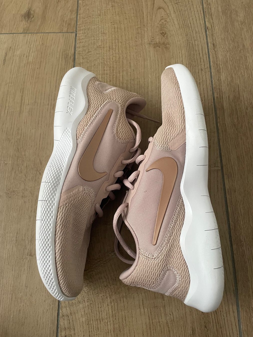Nike Scarpe da donna: Nike Flex Gr. 38 NEU – Nuovo (secondo la descrizione) da Waltenschwil venduto da hansnine 4