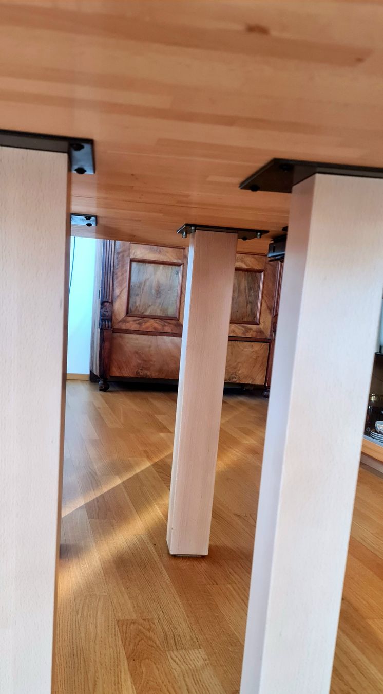Tavoli: Esstisch / Wohnzimmertisch, Buche massiv – Usato da Gossau SG venduto da ric_2f2g 2