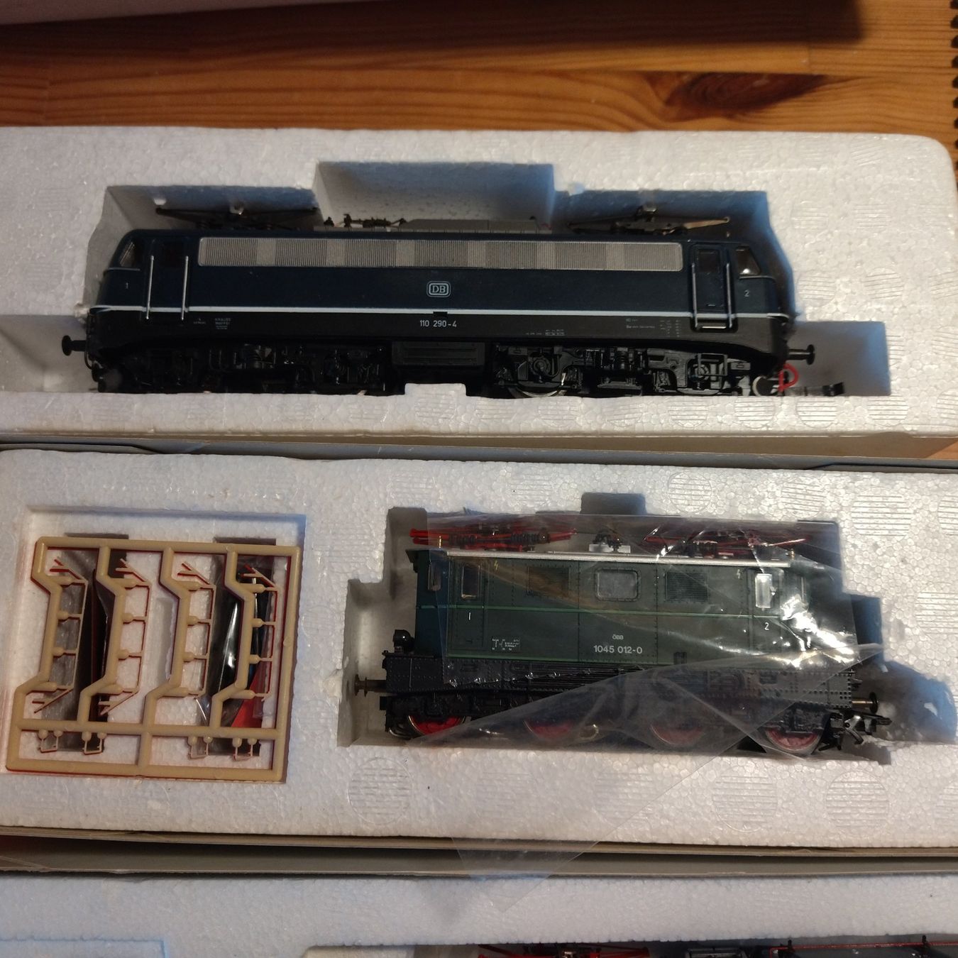 Roco Modelleisenbahnen: 4 Roco Loks (979) – Defekt aus Basel von BeanieUp 1