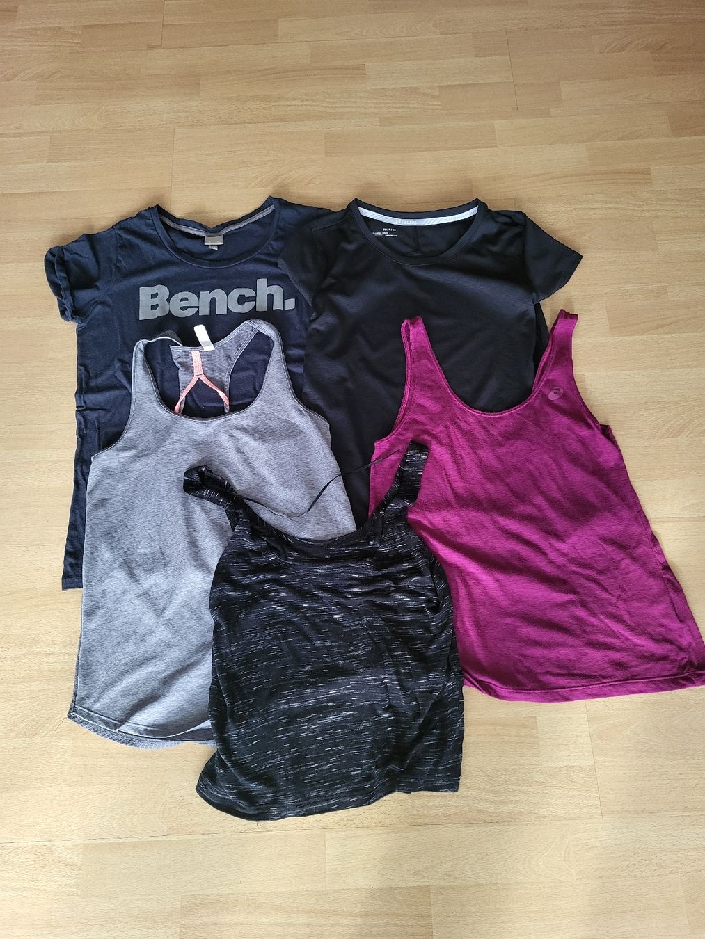 Lotti di vestiti: sport Paket – Usato da Chur venduto da Pala91