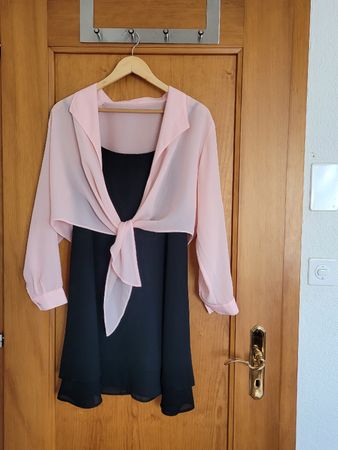 Sommerliches Kleid mit rosa Bluse, neuwertig