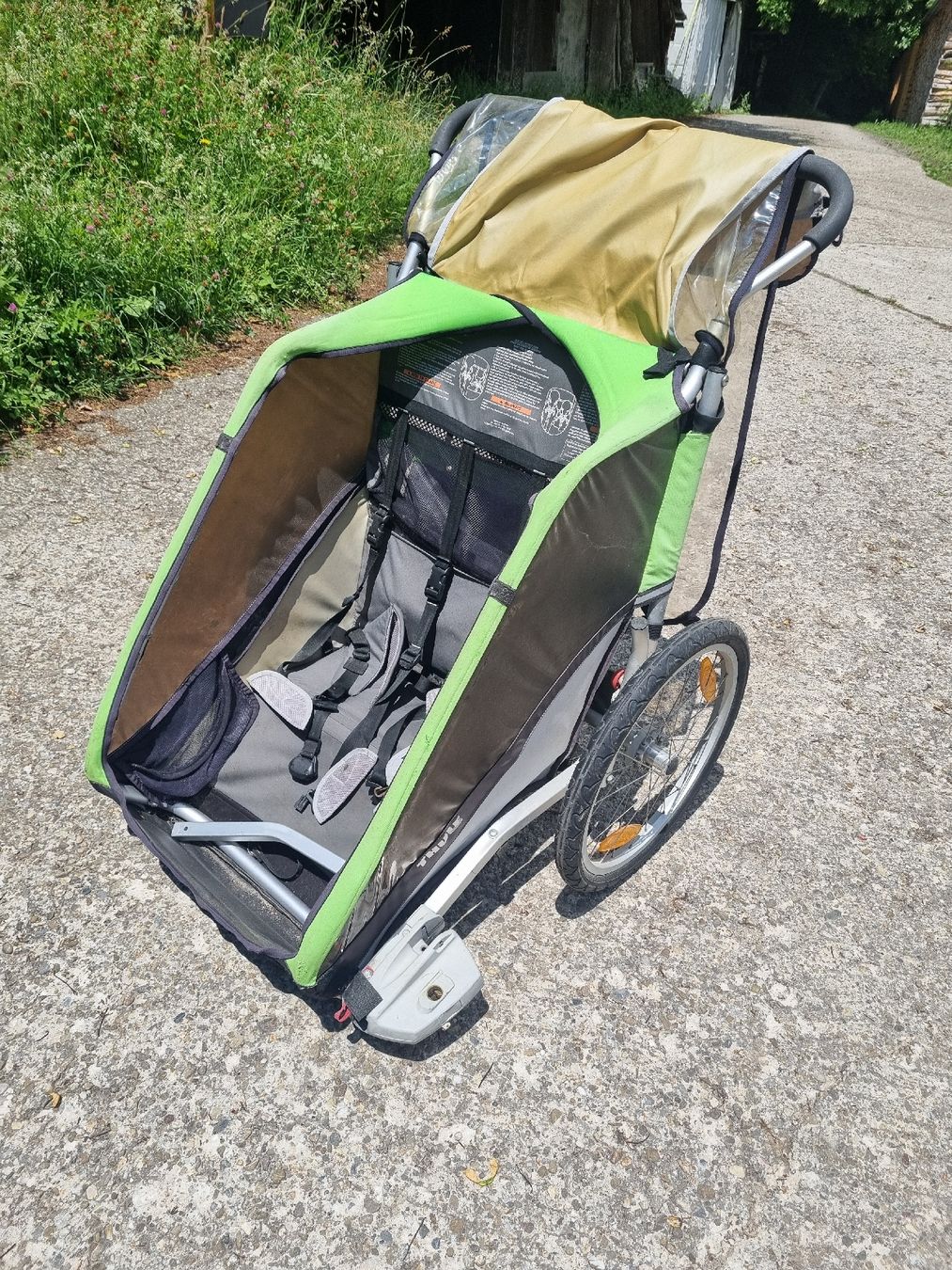 Thule Rimorchi: Thule Kinderanhänger – Usato da Wasen im Emmental venduto da Diii94