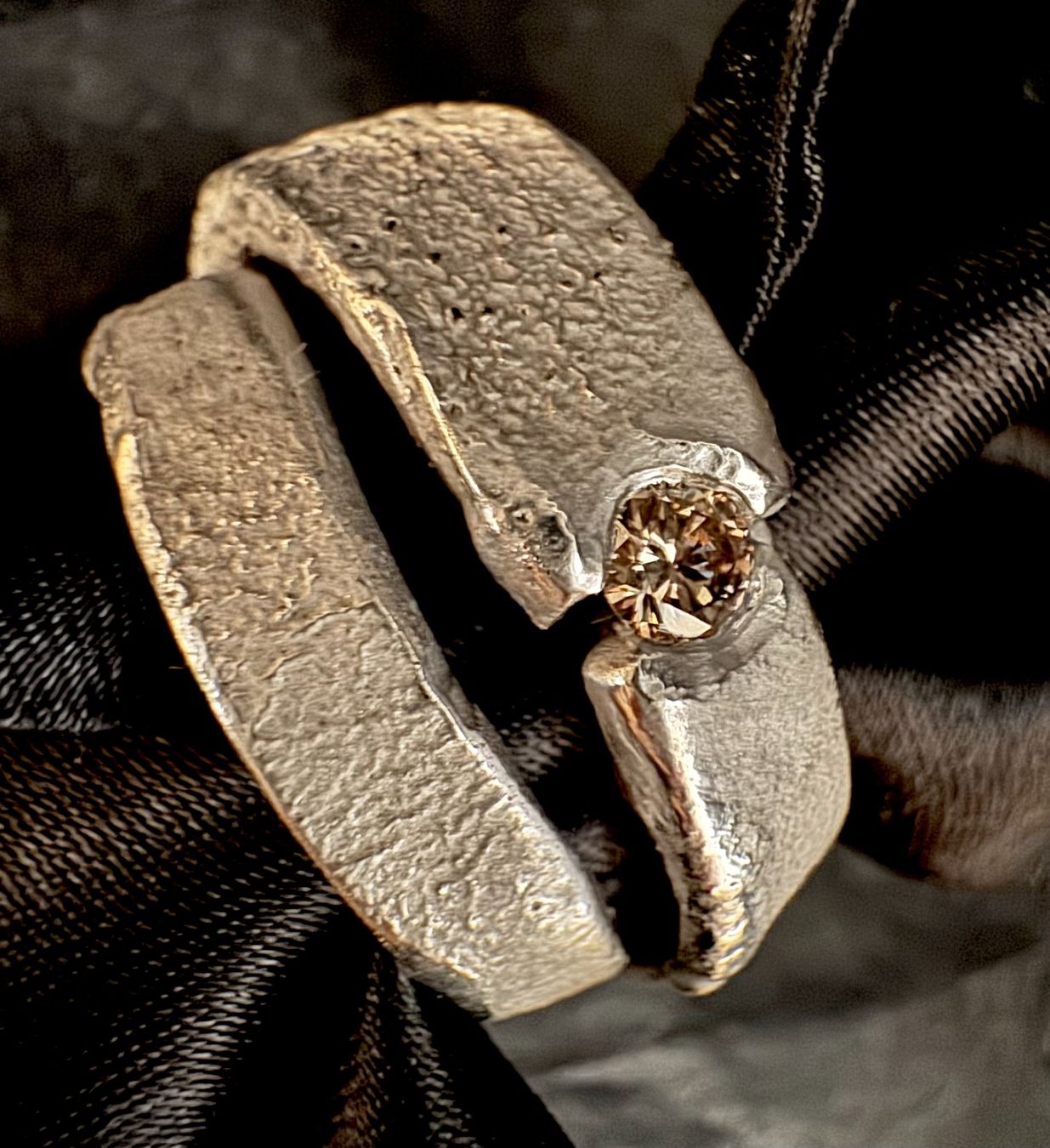 Ringe: Ring - Der Spitzenklasse - cognac-brauner Diamant – Neu und originalverpackt aus Jona von Herzschmiede 6