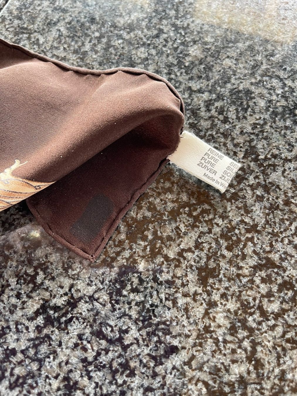 Foulard & Sciarpe: Foulard SEVINI – Usato da La Croix (Lutry) venduto da Sporades 6