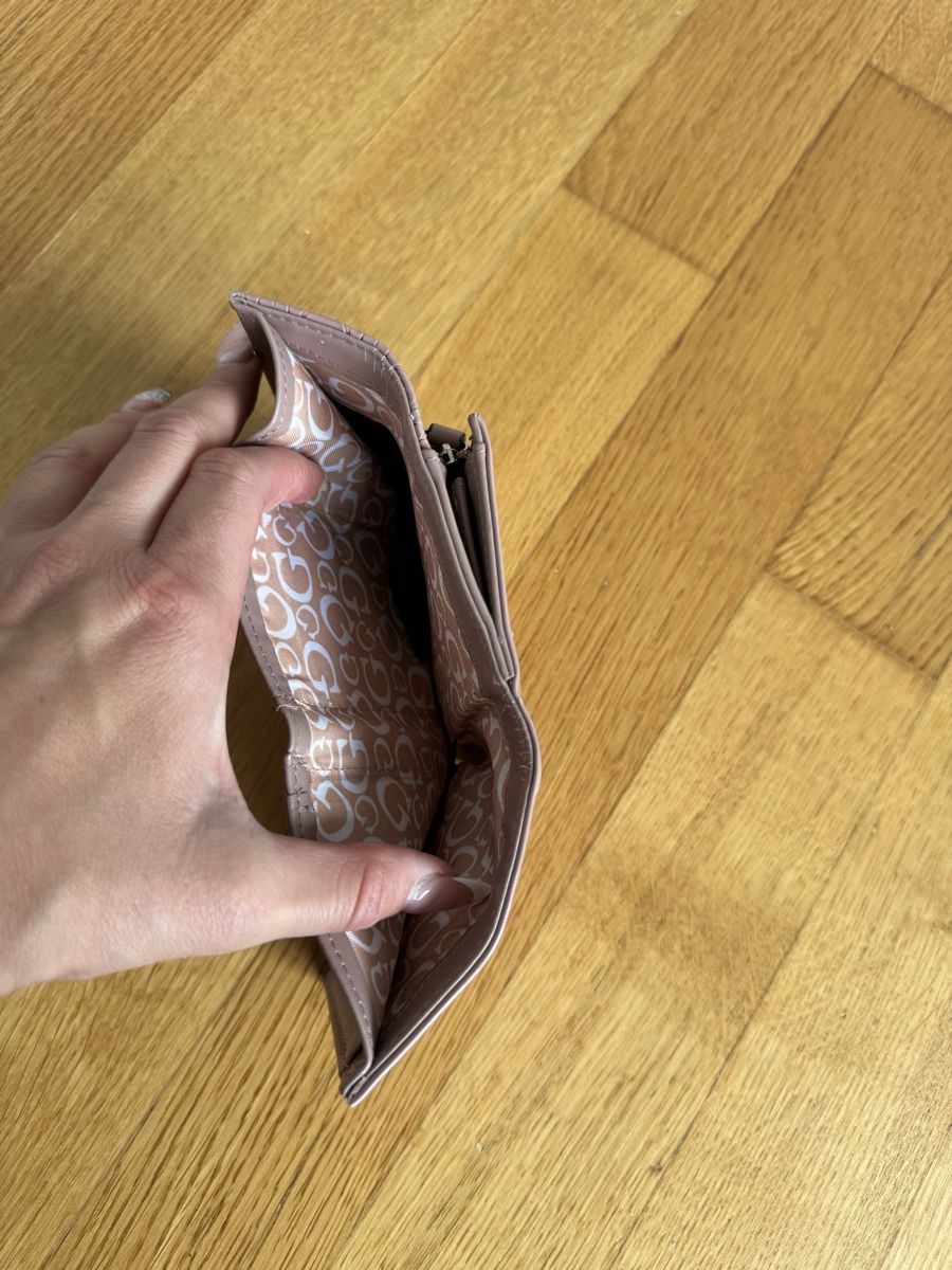 Guess Portamonete: mini Portemonnaie GUESS – Usato da Zürich venduto da lionsk 2