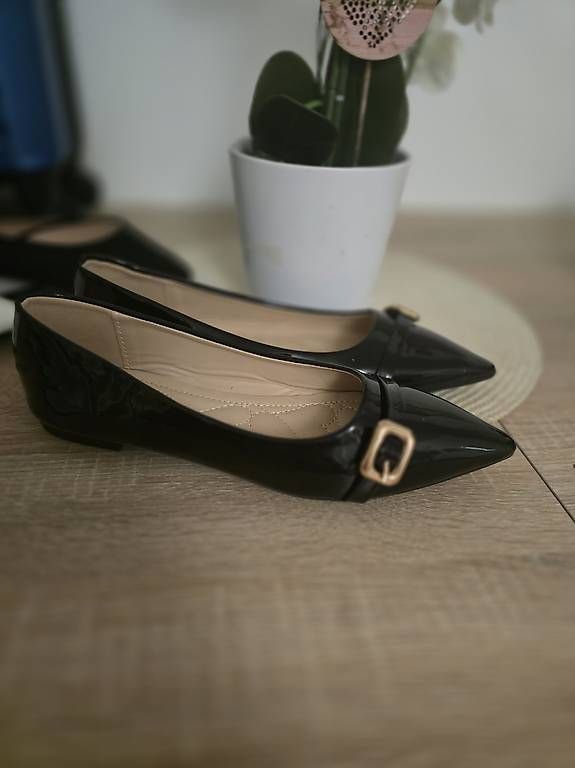 Chaussures femmes: Chaussure neuve taille 39-40 – D'occasion à Geneve par Morgane_manto