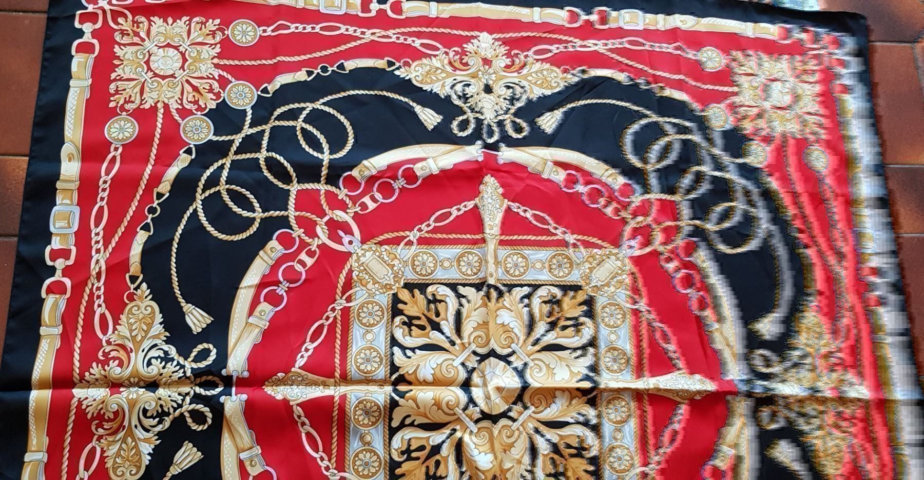 Foulards, Tücher & Schals: Foulard – Neu und originalverpackt aus Botyre (Ayent) von Viperine 1