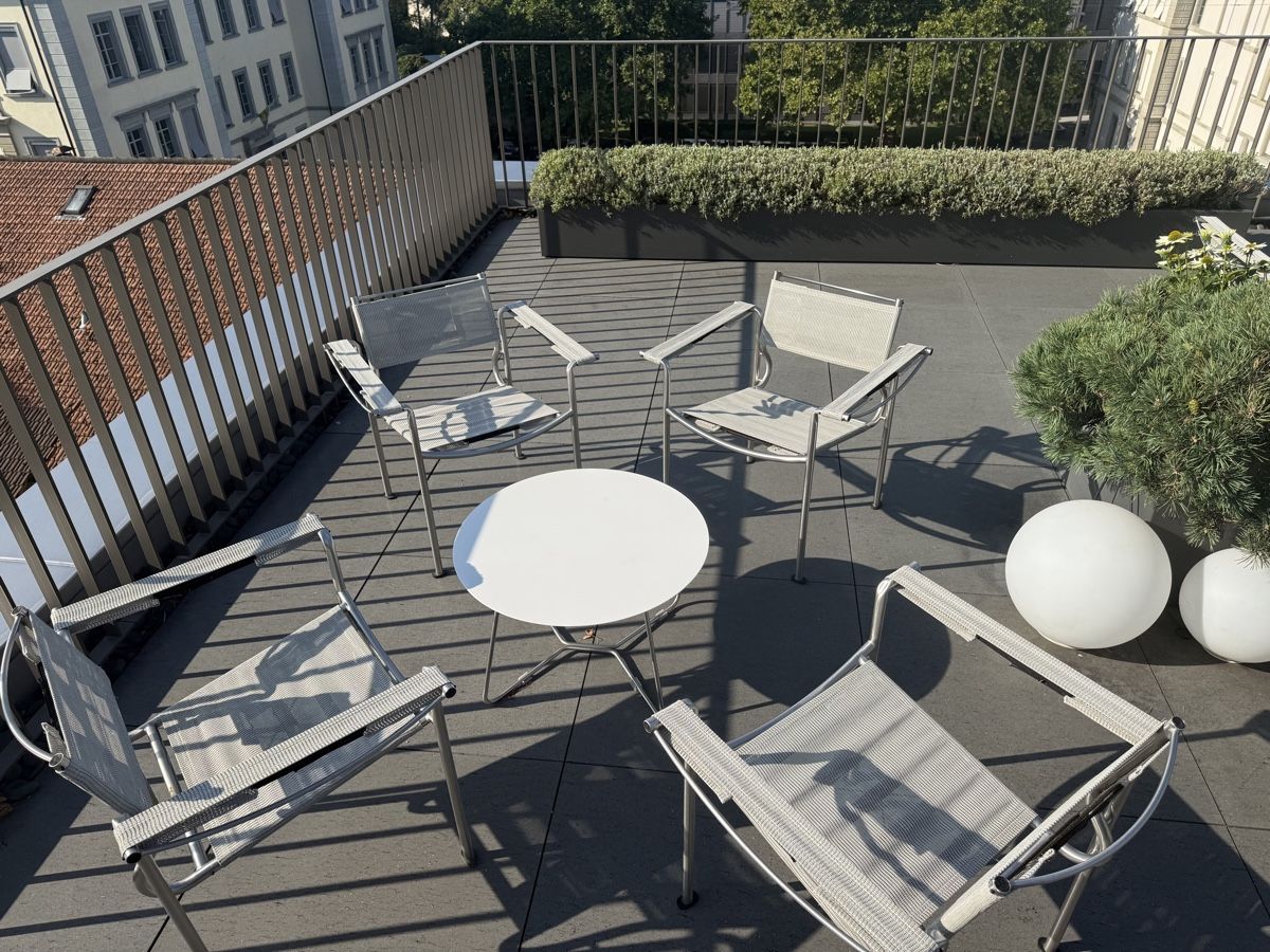 Alias Stühle: Designklassiker Alias Outdoor, 6 Chairs + Tisch – Gebraucht aus Frauenfeld von BLOOM60 1