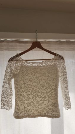 Weiss Spitzenbluse für Winter. Promo