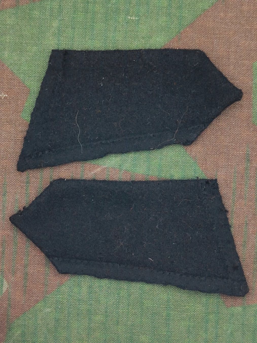 Schweizer Armee Placchette & Badge: Kragenpatten Ord. 1940 – Usato da Bauma venduto da SwissMilitaria
