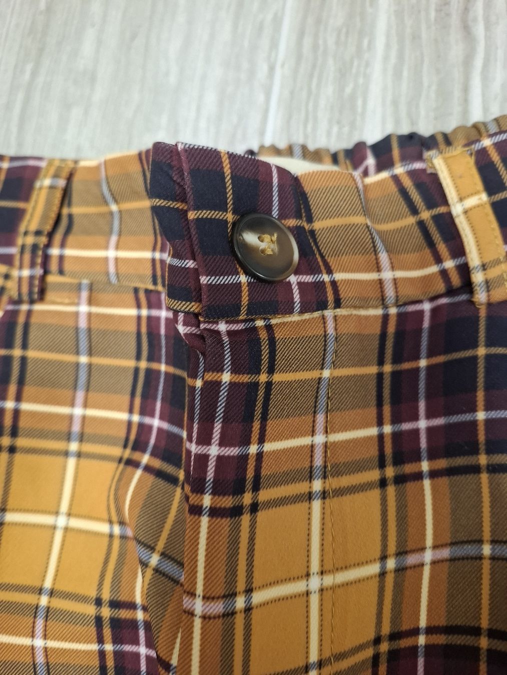 Pantaloni: pantalon à carreaux jaune taille S – Usato da Ecublens FR venduto da ame_y8tq 2