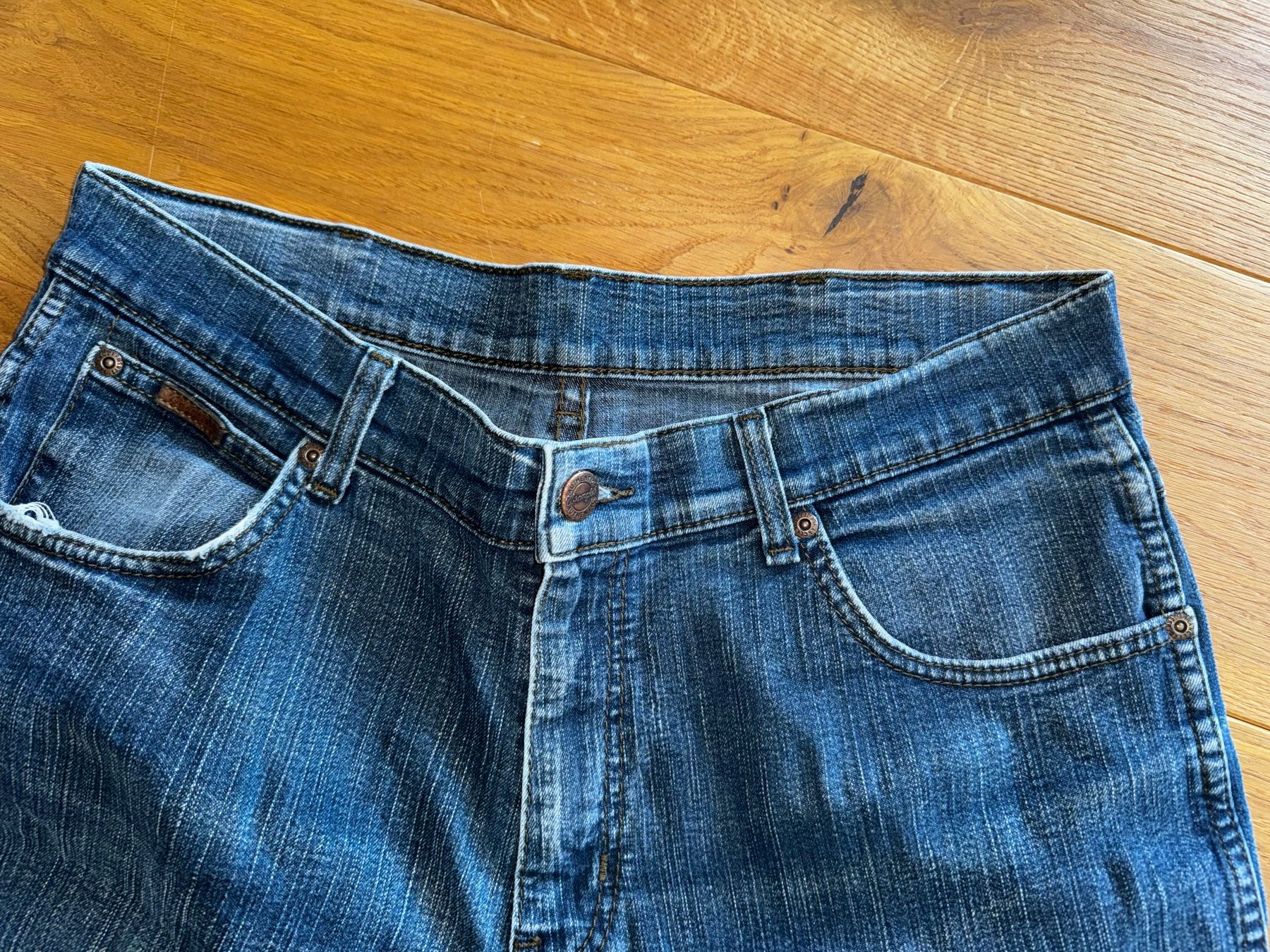 Wrangler Jeans: Wrangler Jeans Straight – D'occasion à Schaan par kri_tsw8 1