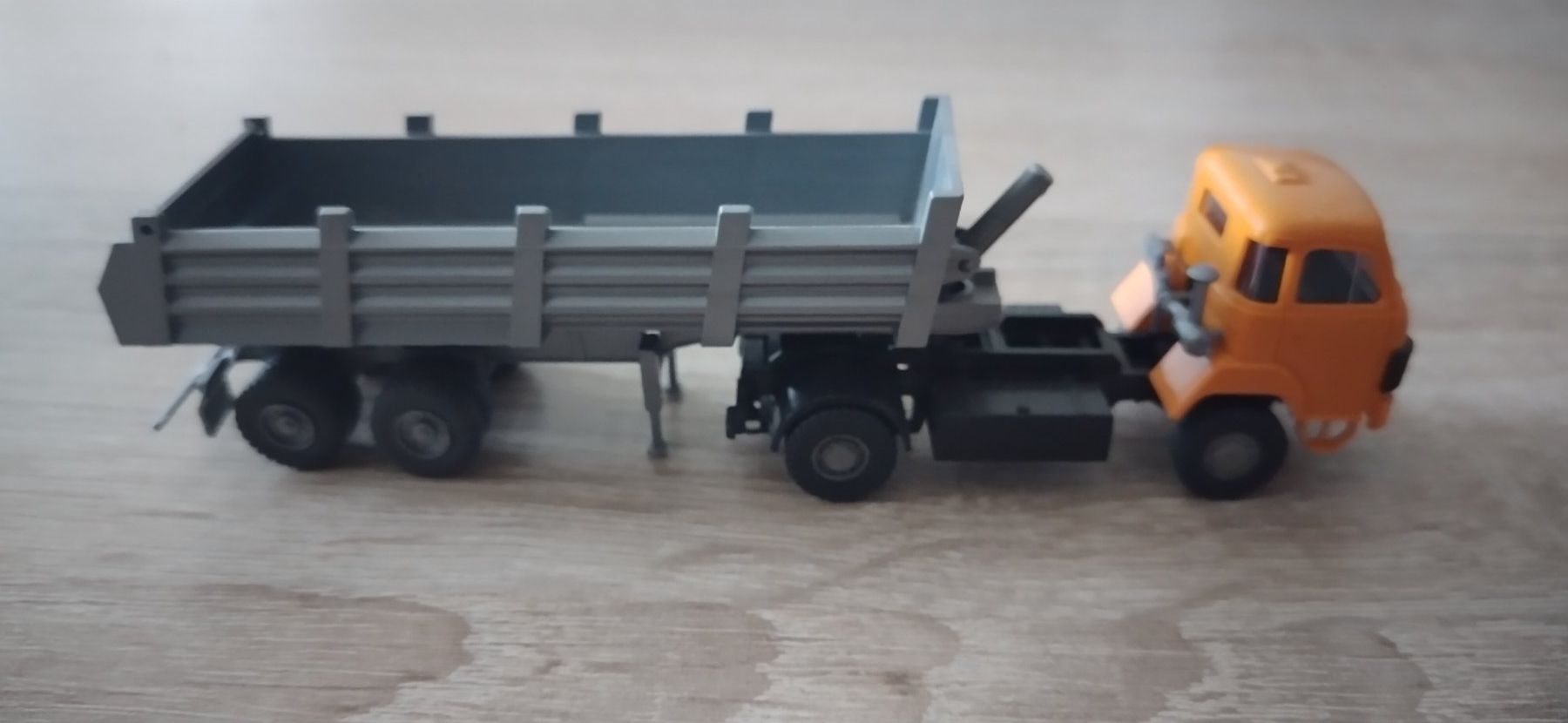 Roskopf Modellini d'auto: Saurer D330 mit Kippauflieger – Nuovo (secondo la descrizione) da Weinfelden venduto da Simalaia