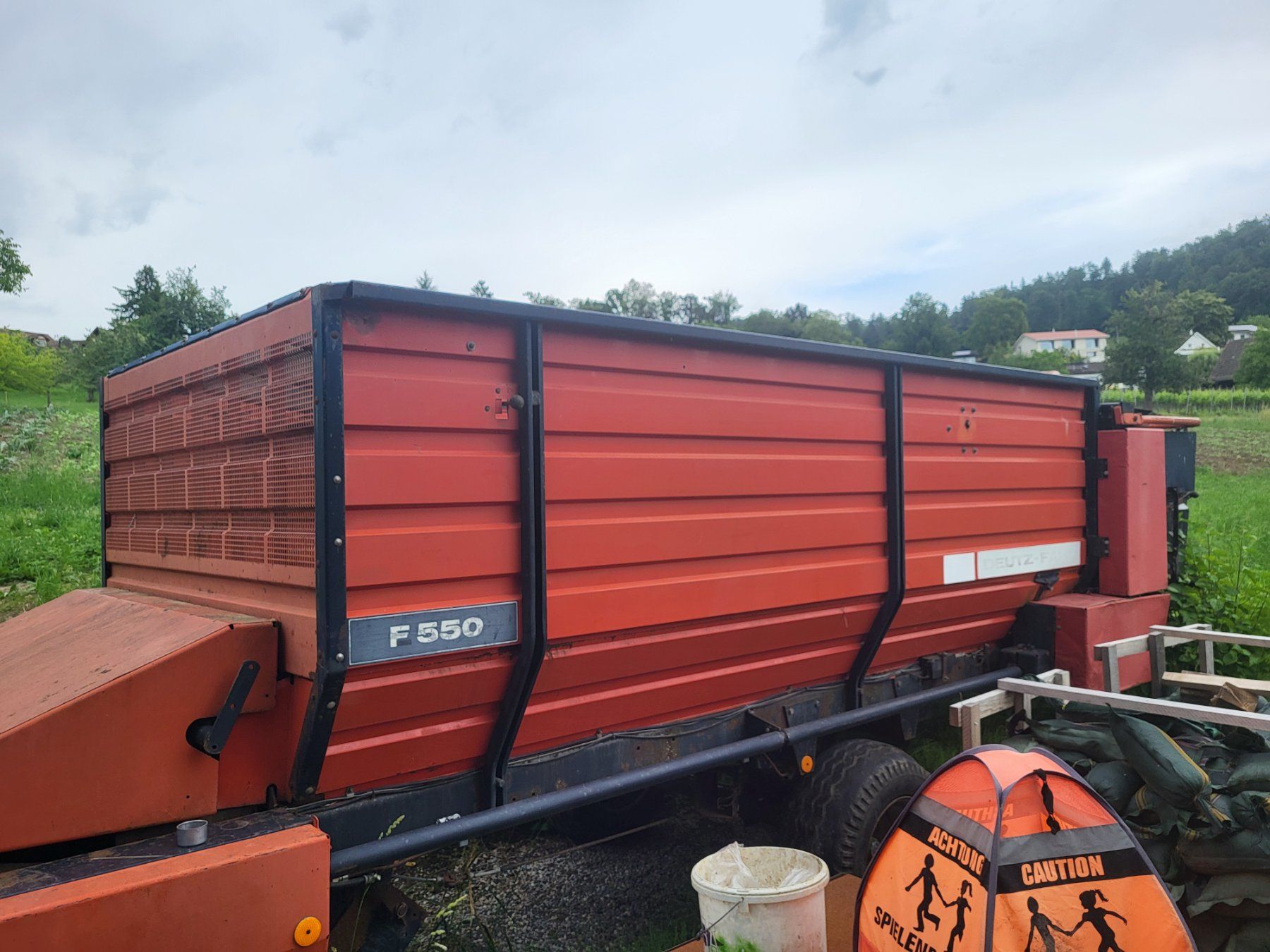 Deutz Rimorchi: Ladewagen mit Dosierwalzen – Usato da Stäfa venduto da linde84 3