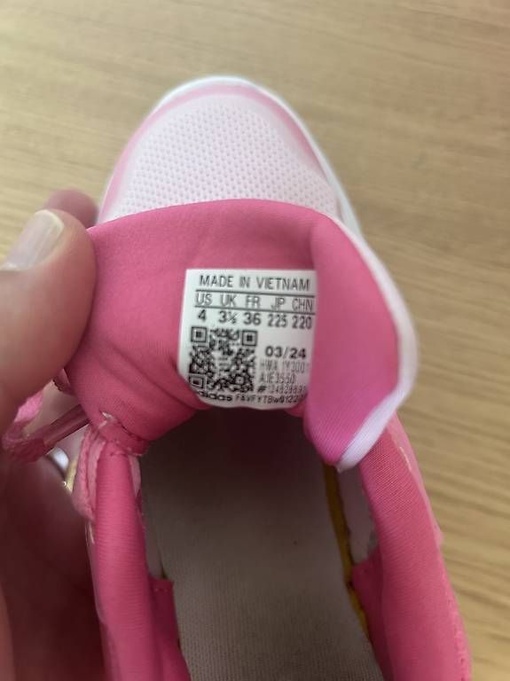 Scarpe da donna: Adidas Schuhe Gr.36, neuwertig  – Usato da Bern venduto da DavorinM 4