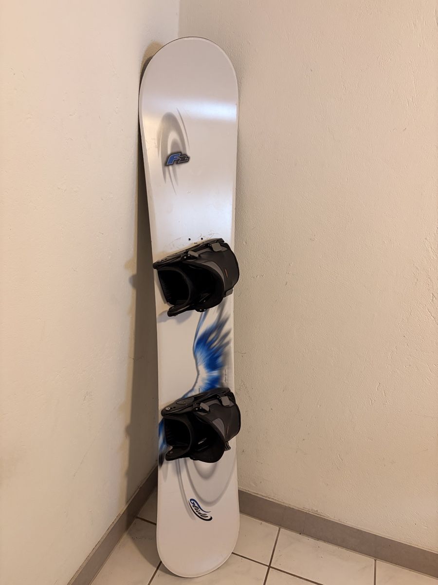 Board: Vintage Snowboard - Weiss  – Usato da Bern venduto da jus_nkp7 1