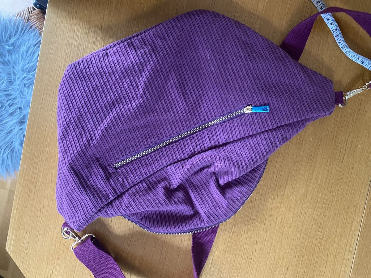 Borse: Purple Corduroy Sling Bag Width 35cm Good Condition – Nuovo (secondo la descrizione) da Zürich venduto da oci_qh9f 5