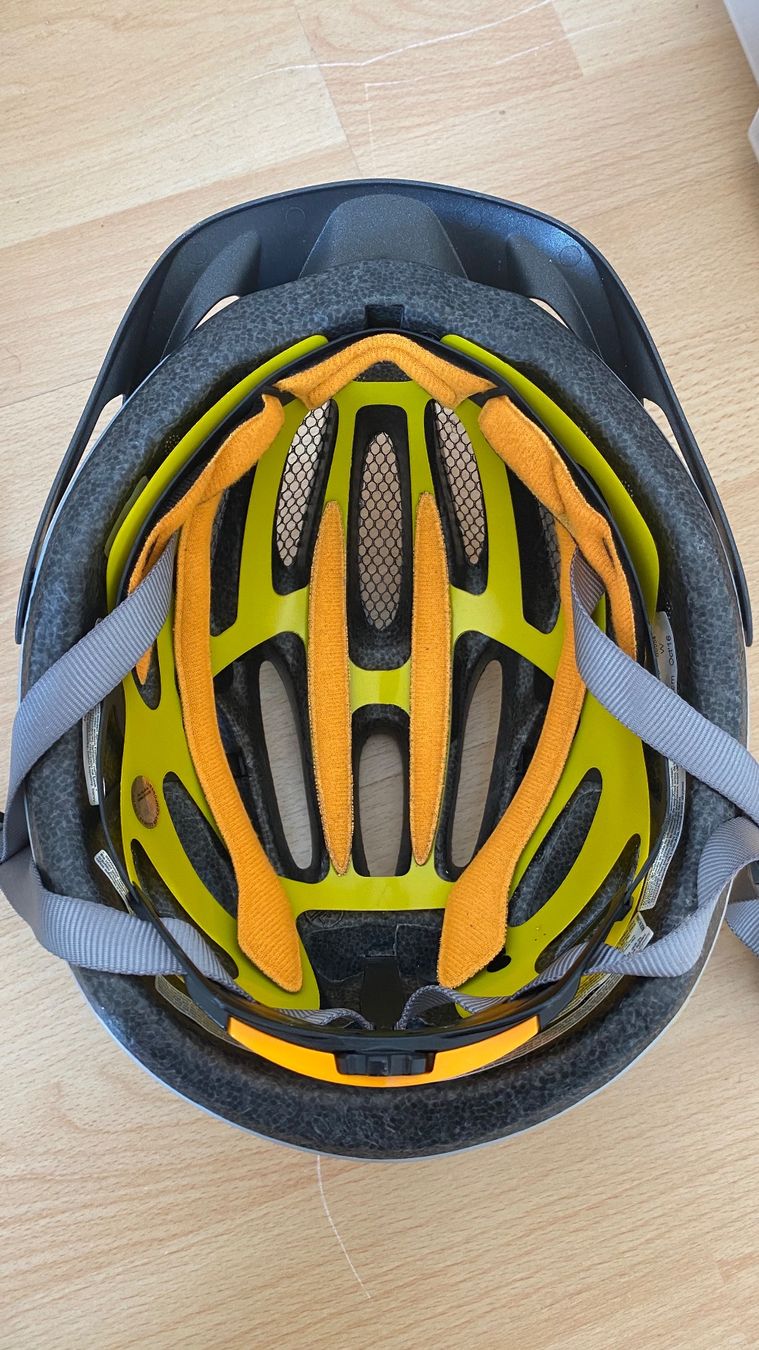 Caschi: Velohelm Neu – Usato da Brüttisellen venduto da kat_g7jv 2