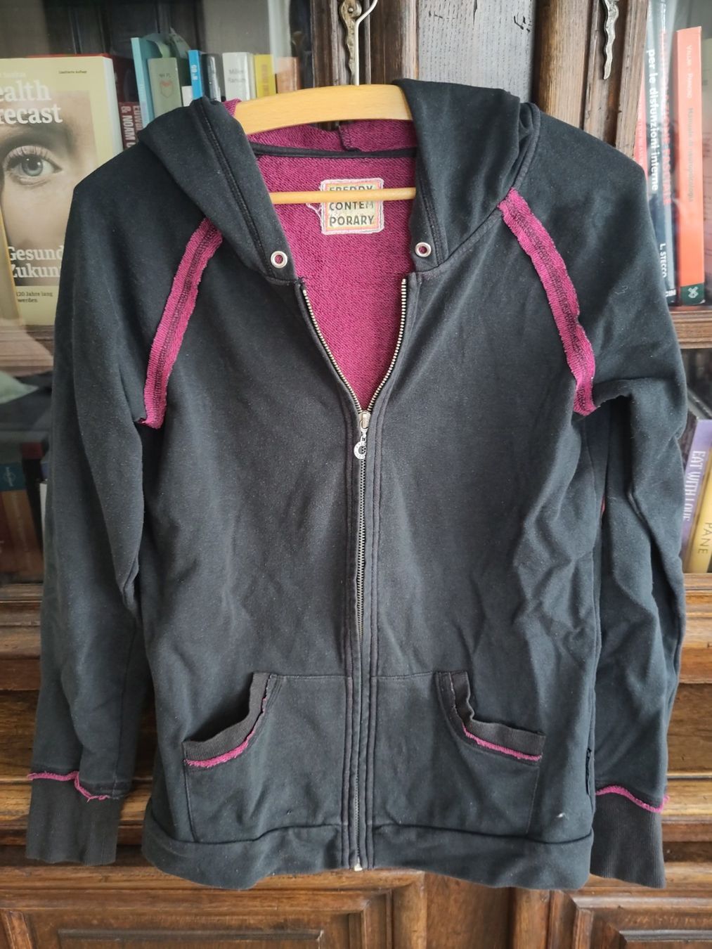Freddy Pullover & Sweatshirts: Freddy Pullover – Gebraucht aus Zürich von Saf12