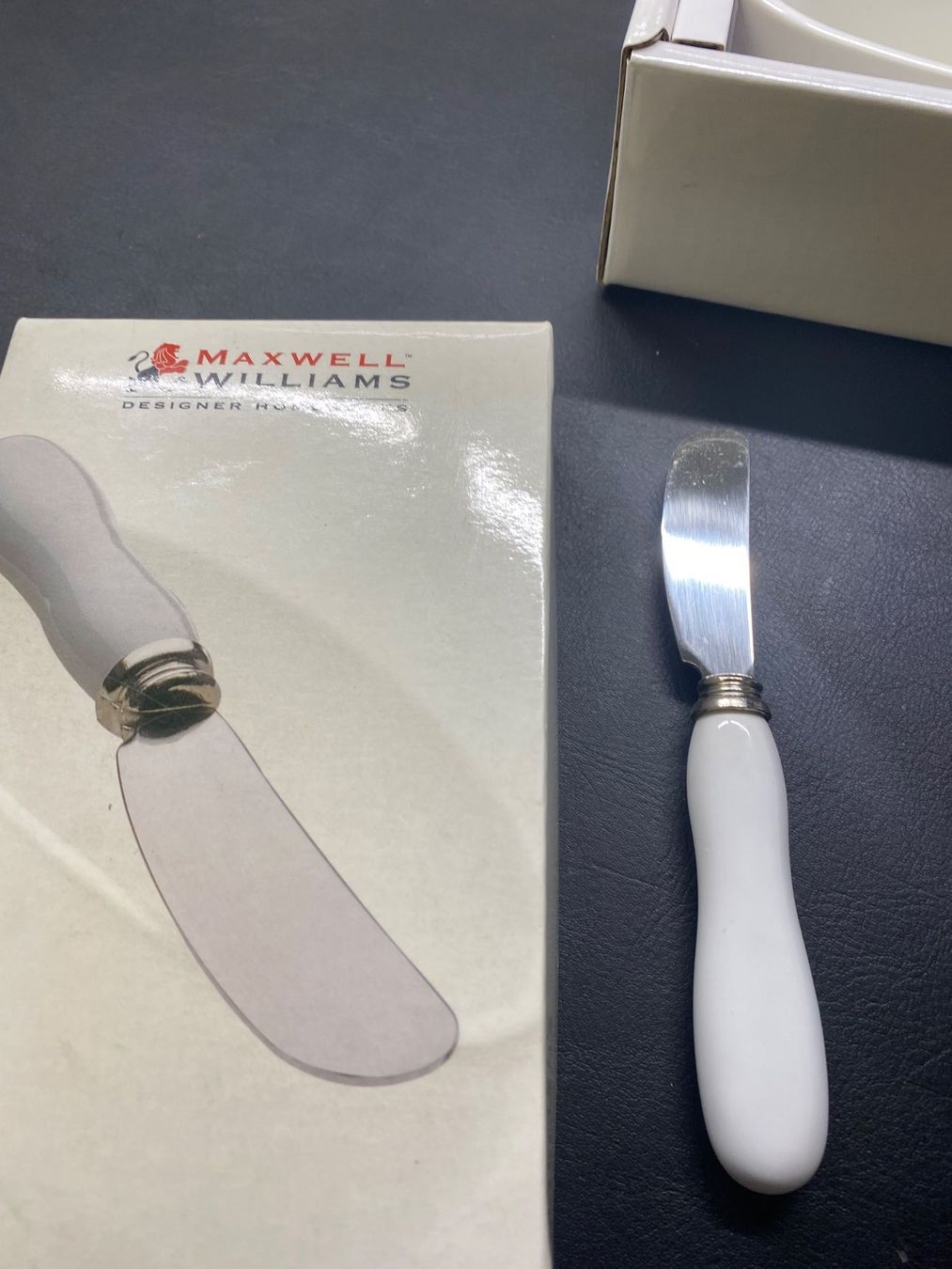 Altre Stoviglie: Ovale Paté / Butter- Schalen mit Messer - – Nuovo e nell'imballaggio originale da Abtwil SG venduto da steph61 1