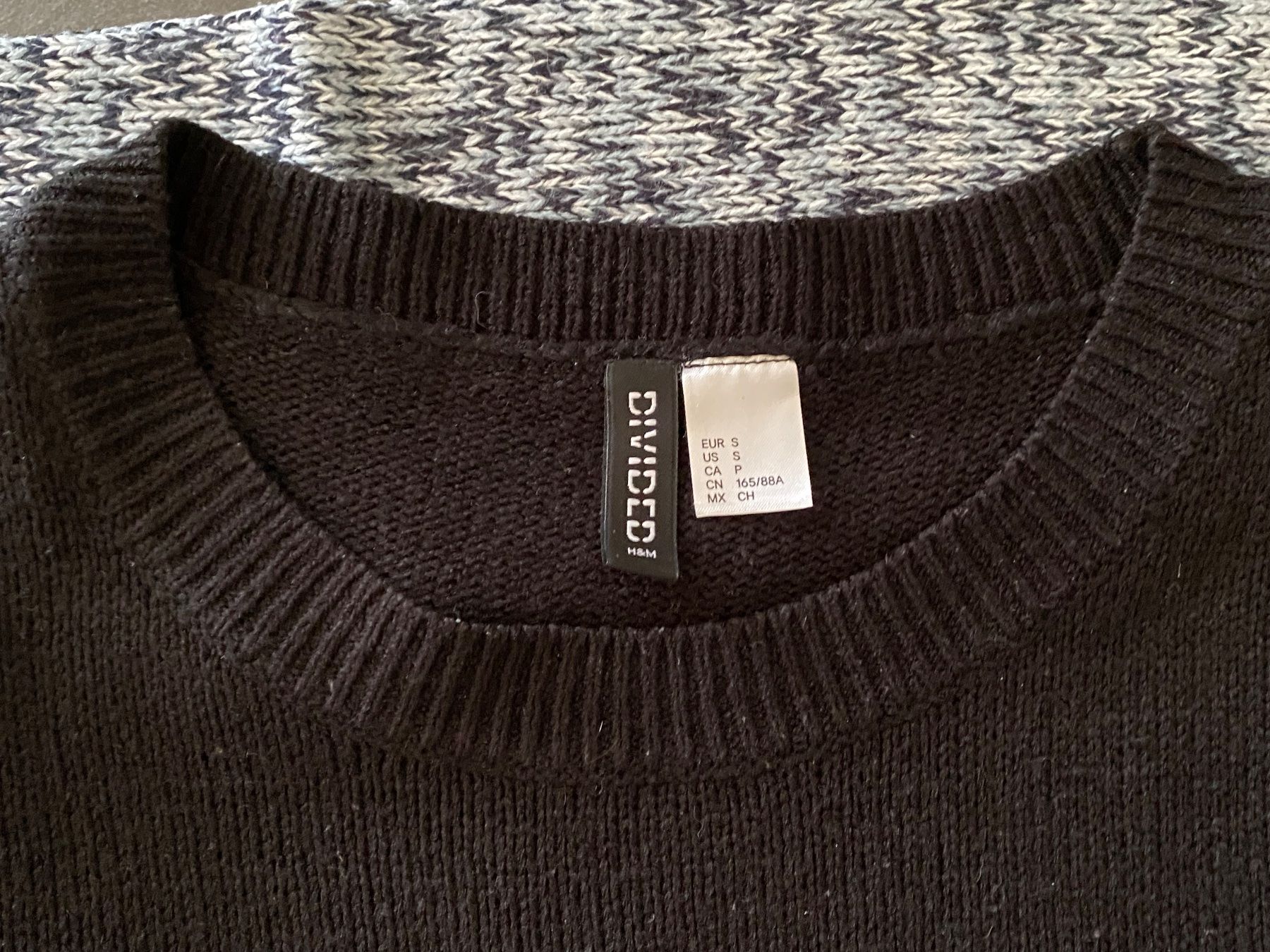 H&M Maglioni & Felpe: 2 schöne Strickpullover H&M Gr.S – Usato da Wallenried venduto da Asyano 2