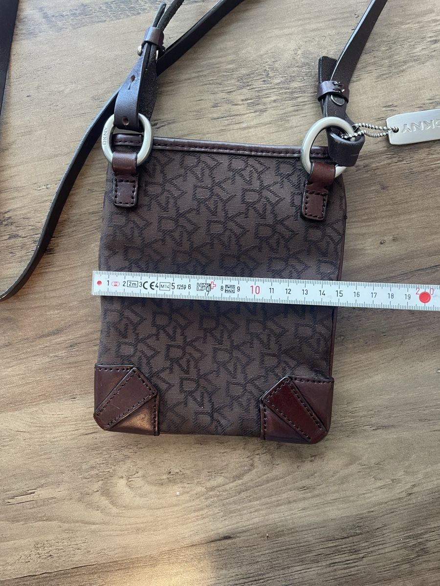 DKNY Borse: kleine Dokumententasche DKNY original – Usato da Dübendorf venduto da olh_rs5r 3
