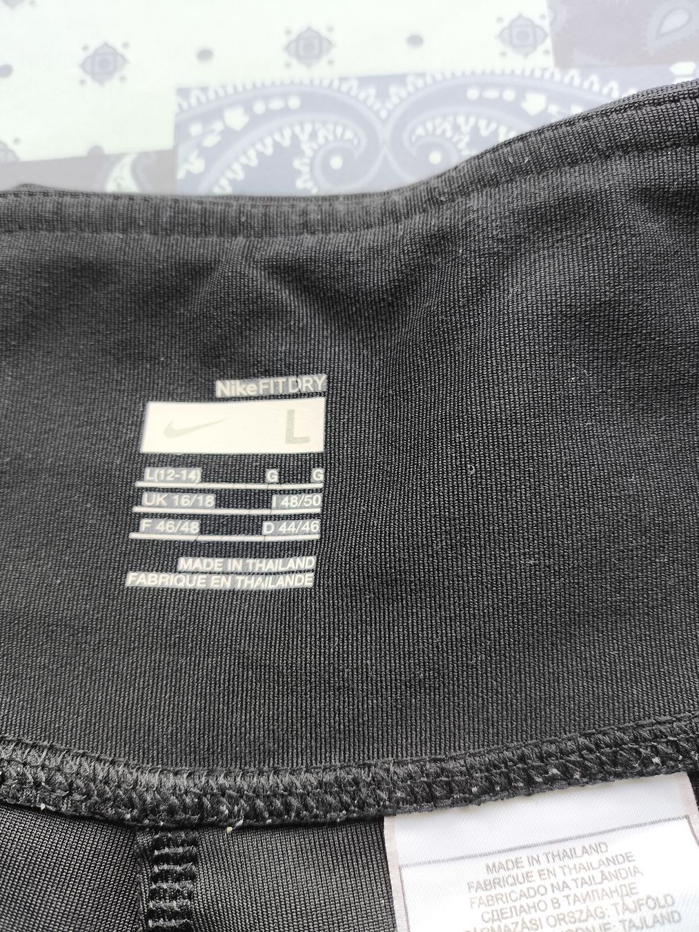 Nike Pantaloni: Freizeithose 3/4, Gr.L/44/46 Nike – Usato da Burgdorf venduto da Ropajesi 1