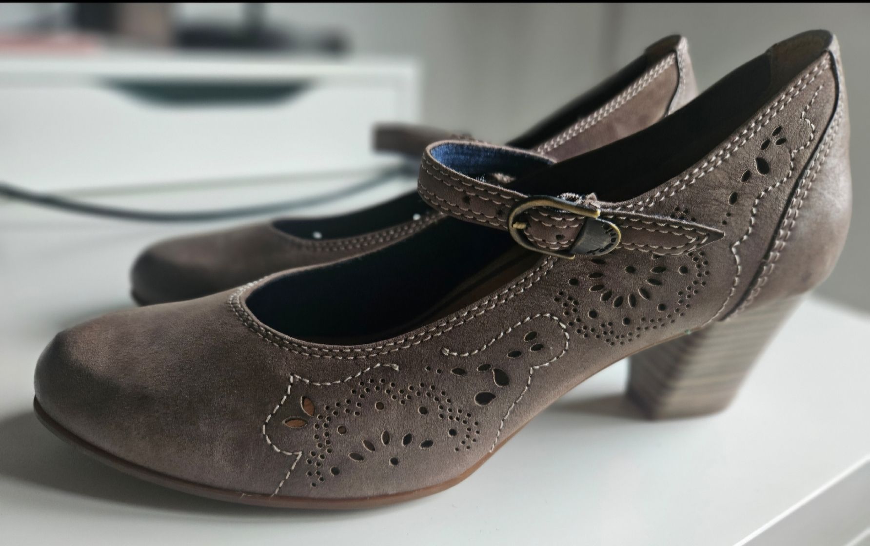 Tamaris Scarpe da donna: Trachtenschuhe Gr. 38 – Usato da Gisikon venduto da man_j7bg