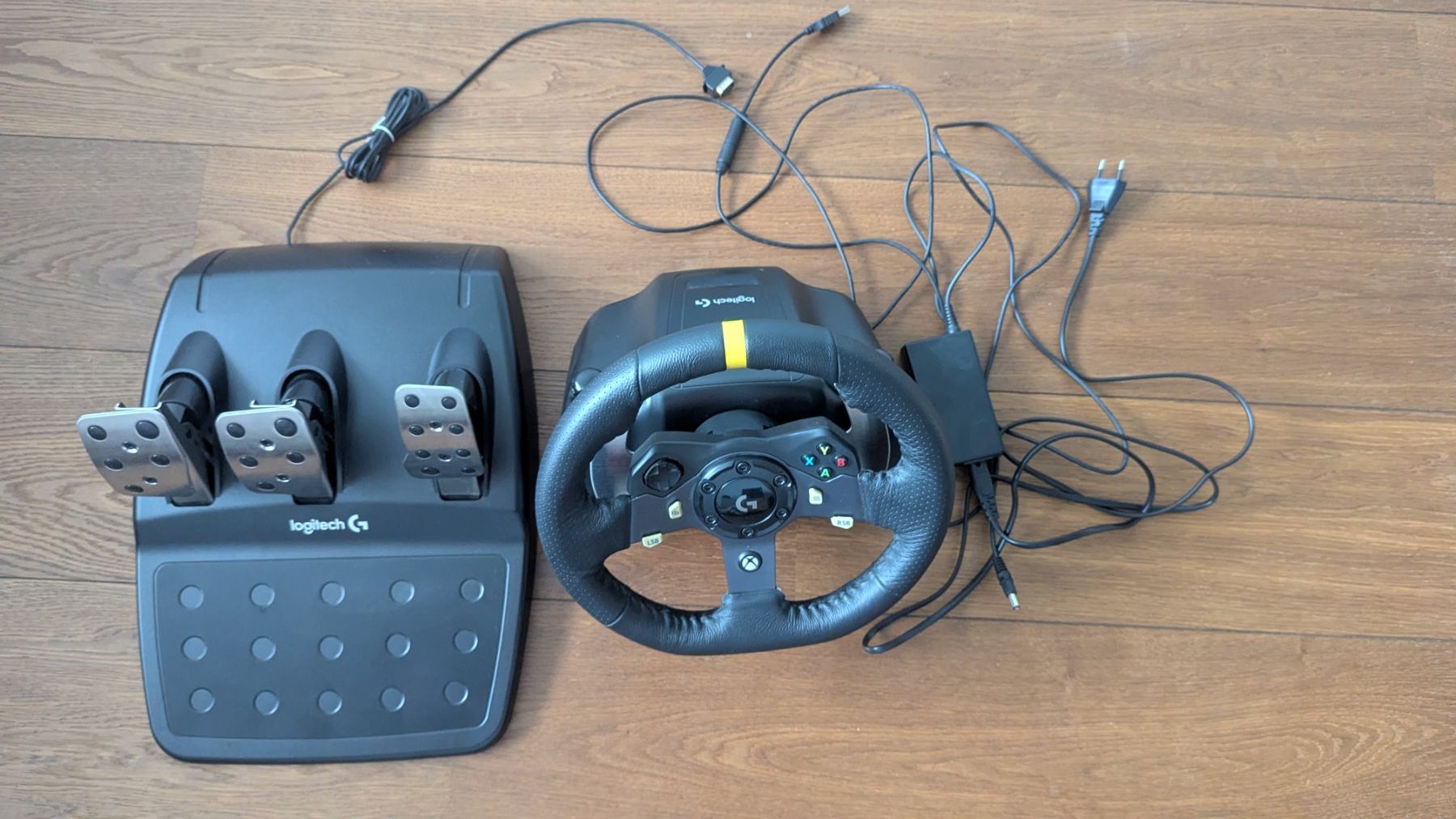 Logitech Controller: Logitech G920 Lenkrad mit Pedalset – Gebraucht aus Oberurnen von gih0