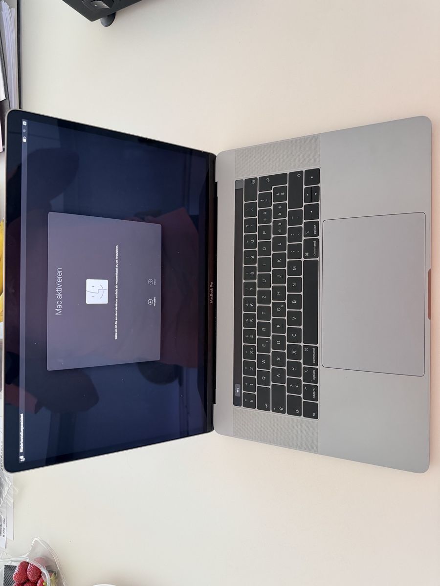Apple Portables: MacBook Pro  – D'occasion à Zugerberg par nic_7sqr