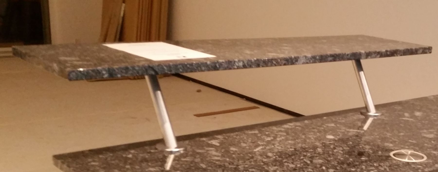Allestimento di negozi e stand fieristici: Bartheke aus Granit – Usato da Bäretswil venduto da SusiP 2