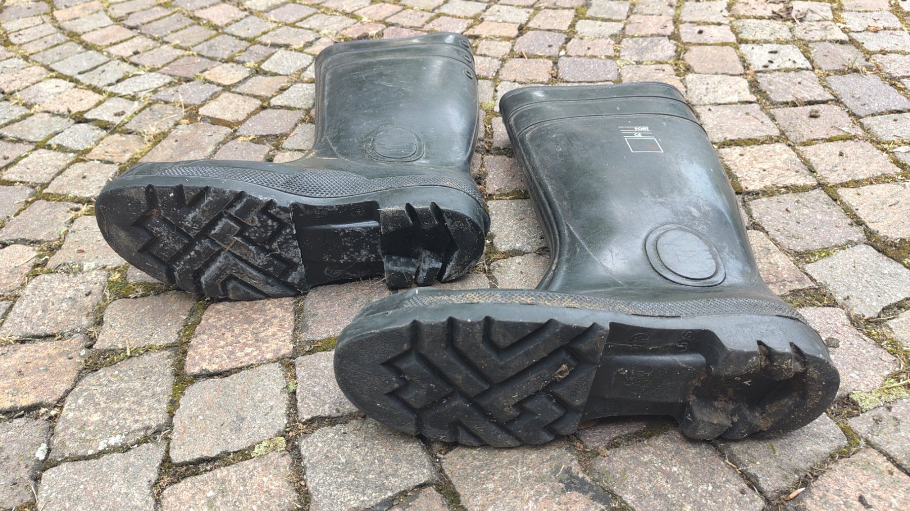 Herrenschuhe: Gummistiefel – Gebraucht aus Zell LU von gas_q8gc 3