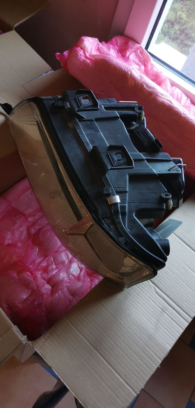 Audi Fari: Audi A6 4b Avant 2001 Scheinwerfer Set Links + Rechts – Usato da Haslen GL venduto da skullch 6