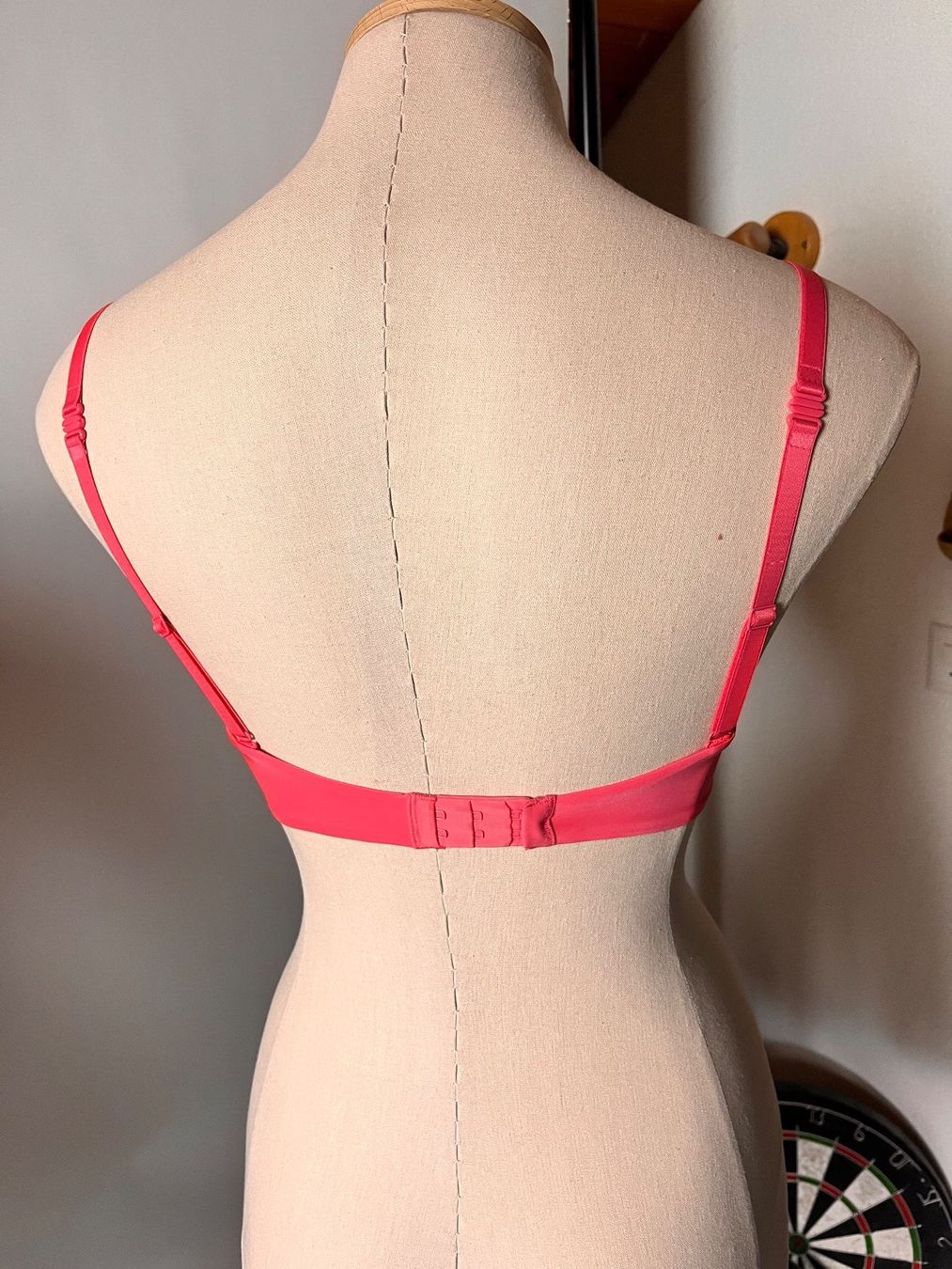 Sonstige Unterwäsche: Schalen-BH, SIMONE PERELE, Grösse 70 E, Farbe Pink – Neu und originalverpackt aus Rudolfstetten von gst_g7xl 3
