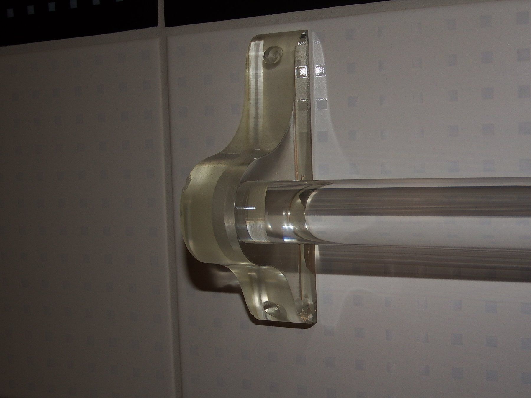 Portes-serviettes: Badetuchstange, Plexiglas, Vintage – D'occasion à Huttwil par Modiste 2