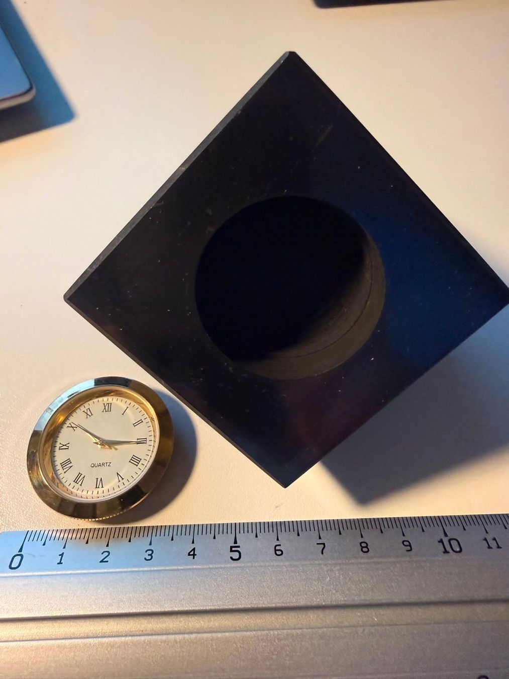 Minéraux & Lithothérapie: Shungit-Wuerfel mit Uhr – D'occasion à Schinznach Bad par Demerald 9