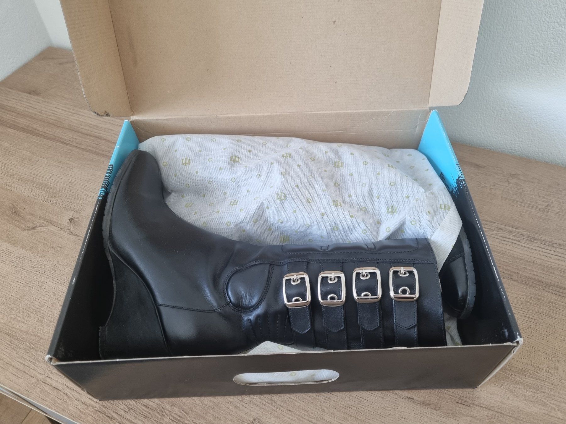 Scarpe da donna: Motorradstiefel - Icon Bombshell Boots – Grösse 40 – Usato da Bremgarten AG venduto da Cecile.Vigneron 3