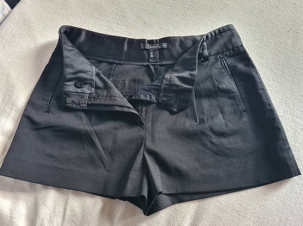 Mango Pantaloni: Short MANGO neuf (38Eur) – Usato da Epalinges venduto da mux_vc5l 1