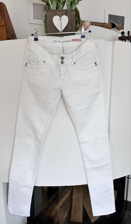 Jeans cross Gr. 28/34 (aber eher 32 lang)