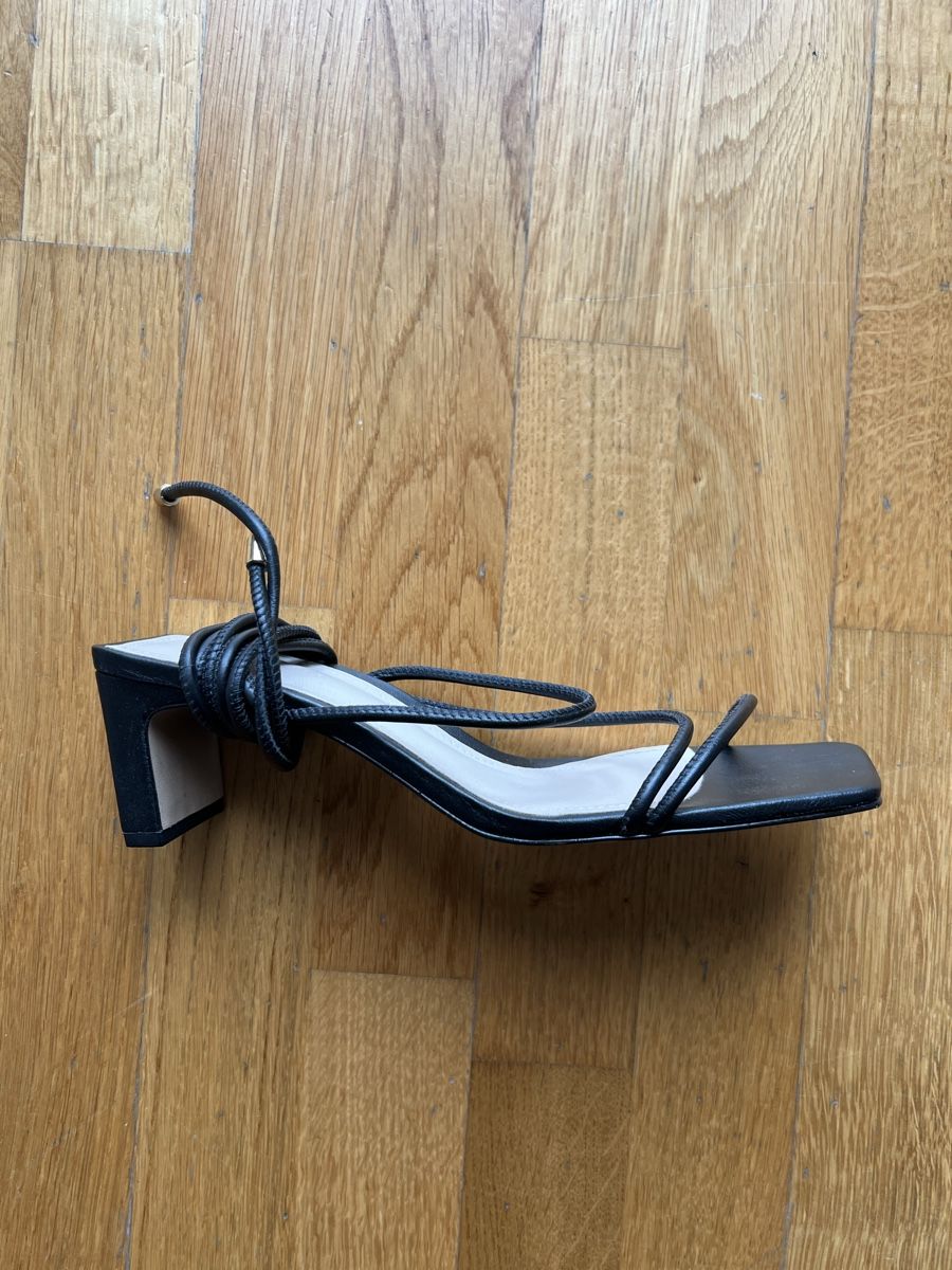 Ted Baker Scarpe da donna: Ted Baker Riemchen High-Heels schwarz Grösse 38 – Usato da Biel/Bienne venduto da dani_mila 1