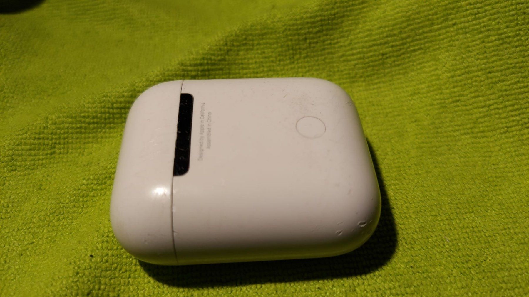 Apple Caricabatterie: Apple AirPods Ladestation 1.Generation – Usato da Horn venduto da rico_fan