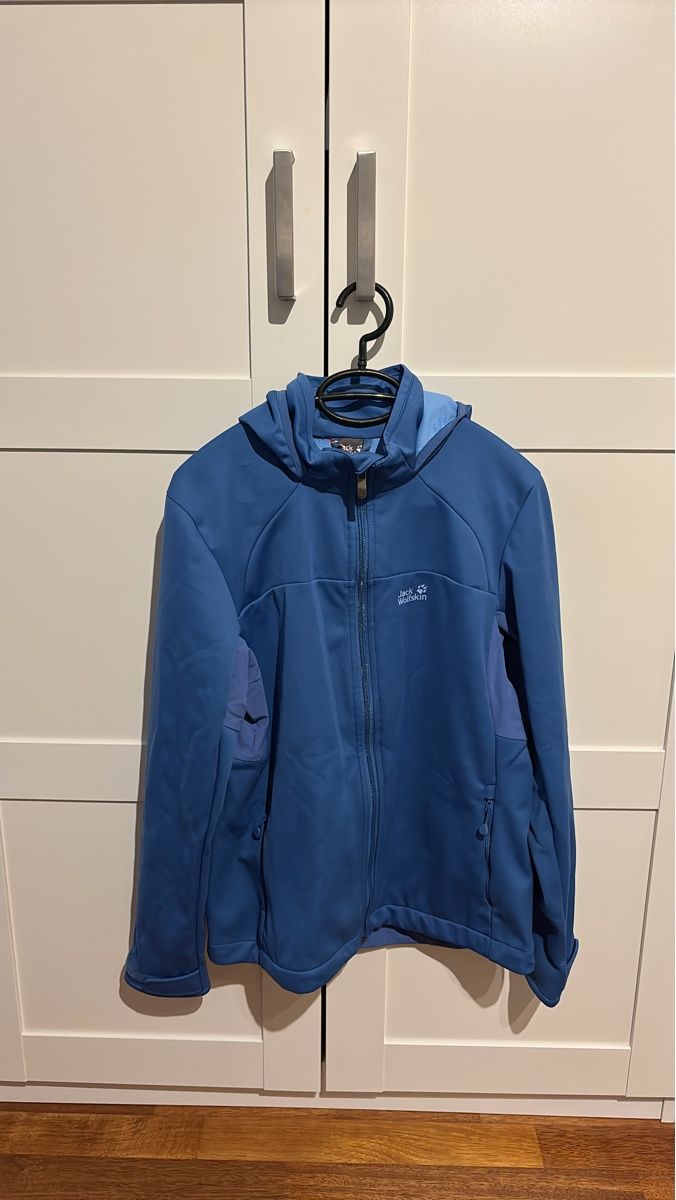 Jack Wolfskin Vestes: Wolfskin Softshelljacke blau Grösse L gebraucht – D'occasion à Nänikon par Caro8989