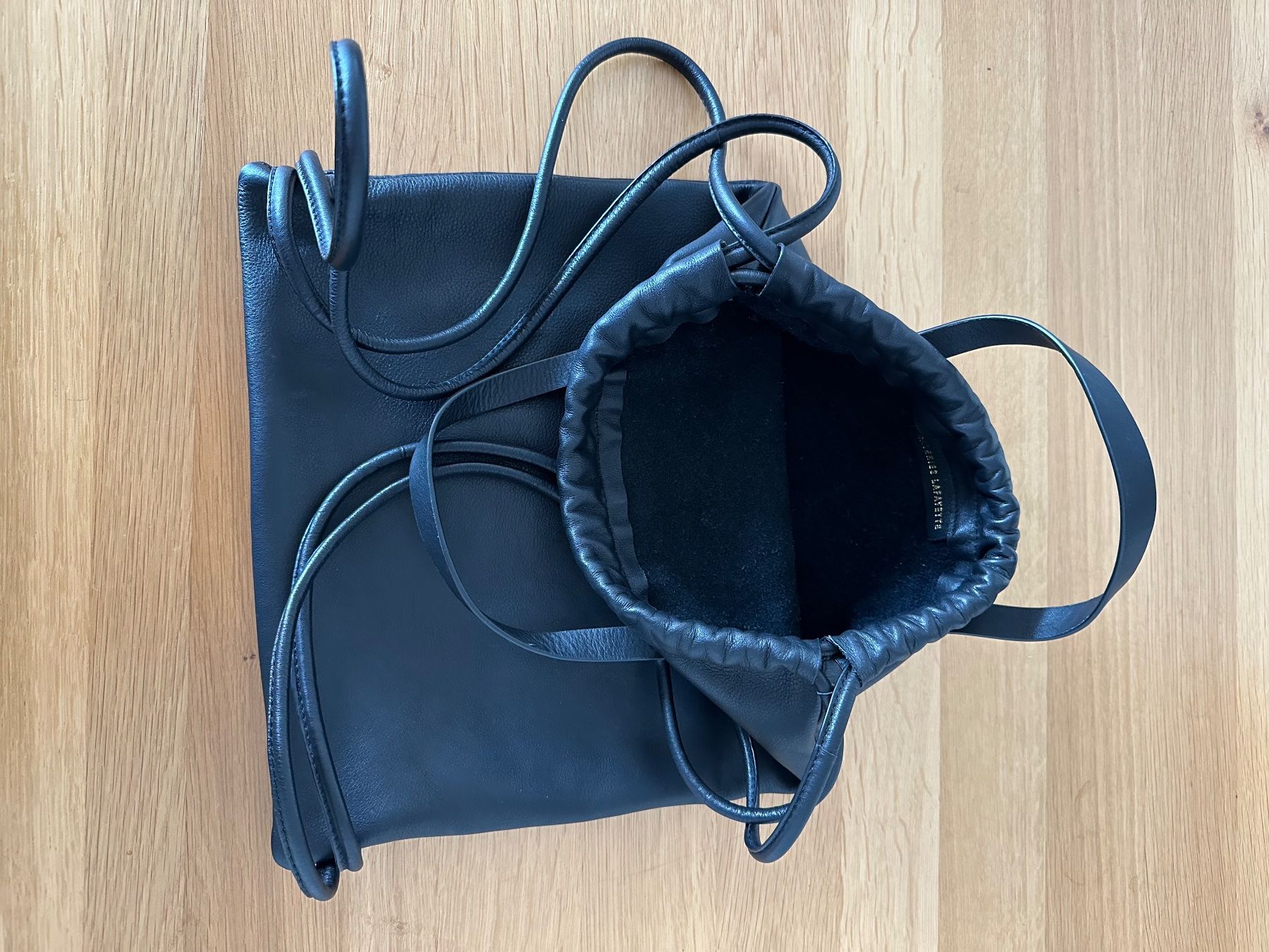 Rucksäcke: Galeries Lafayette Lederrucksack  Schwarz  Echtleder – Gebraucht aus Basel von Rouge. 4
