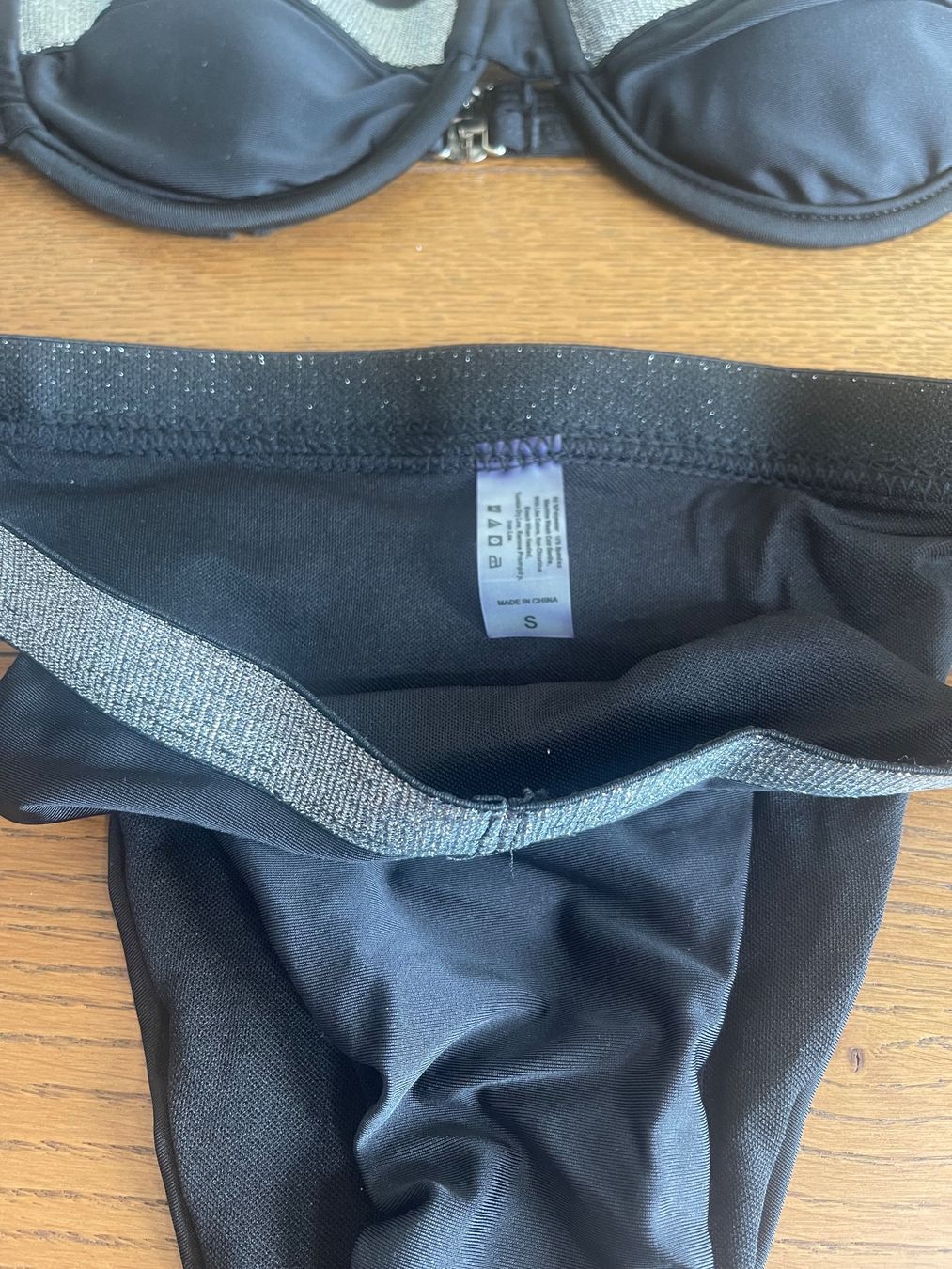 Costumi da bagno & Bikini: Schwarzer Bikini mit Glitzerdetails - Sommer, Sonne! – Nuovo e nell'imballaggio originale da Bassersdorf venduto da Sandy456 3